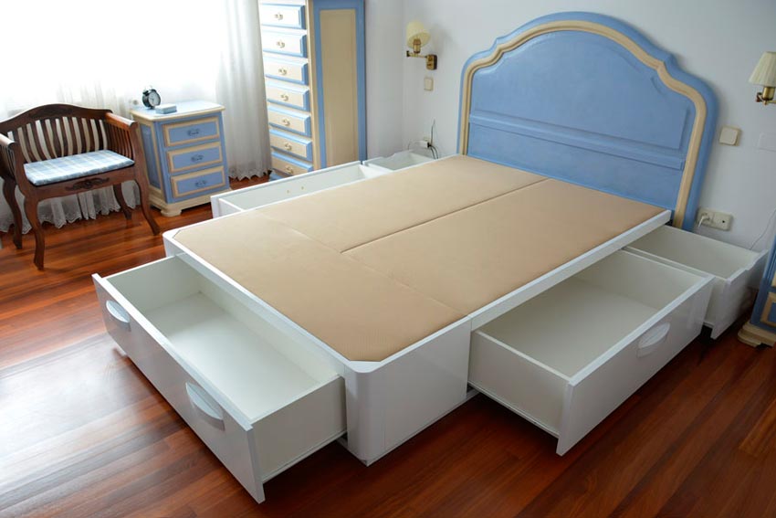 cama en madera con cajones